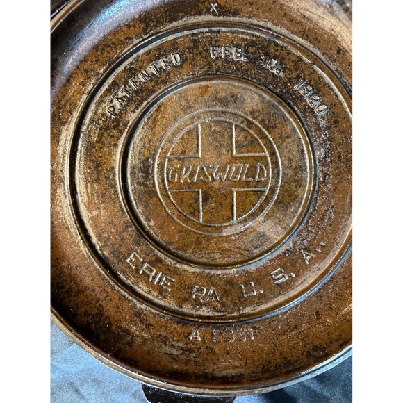 Griswold Cast Iron No 8 Dutch Oven Pot Lid Vintage Erie PA Patented Feb 10 1920 - Picture 6 of 9